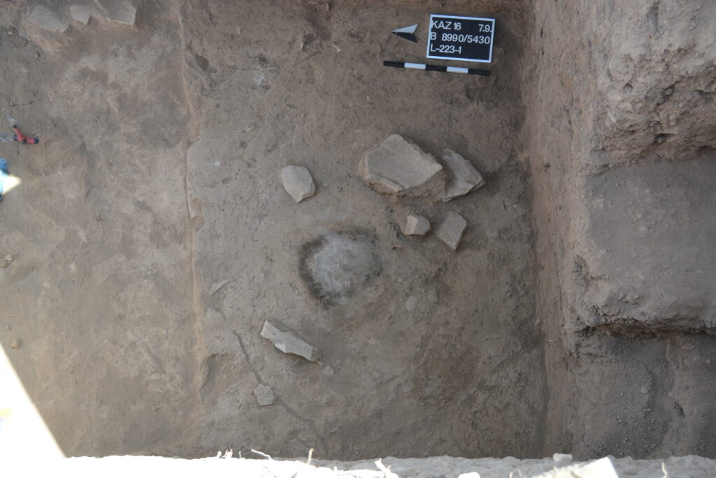 Fireplace in the interior of the Sasanian fortification.