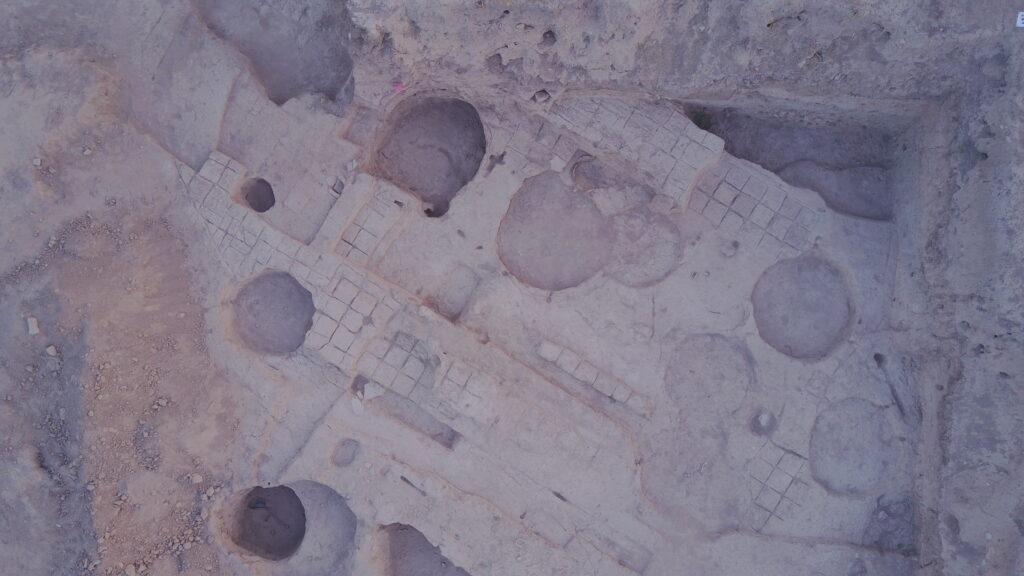 Drone photography of the Sasanian building level.